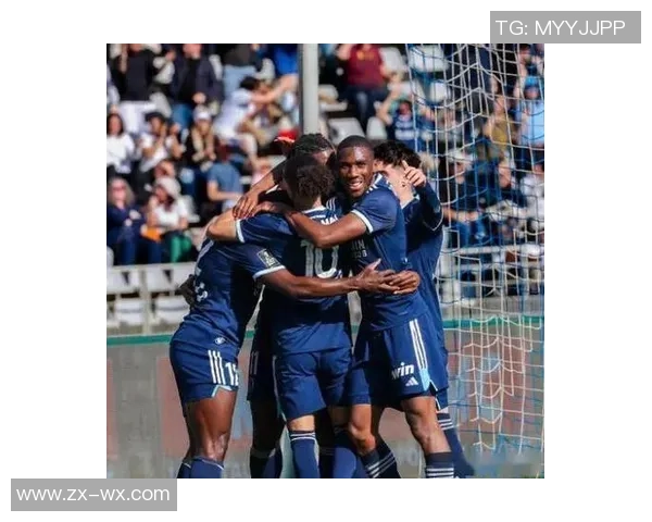 意甲激战巴黎圣日耳曼大胜多特蒙德红牌事件引发全场热议与争议 意甲激战巴黎圣日耳曼大胜多特蒙德红牌事件引发全场热议与争议