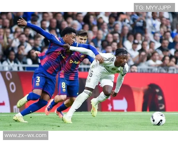 英超经典对决巴萨与皇马激战成平点球大战引发全场狂欢 英超经典对决巴萨与皇马激战成平点球大战引发全场狂欢